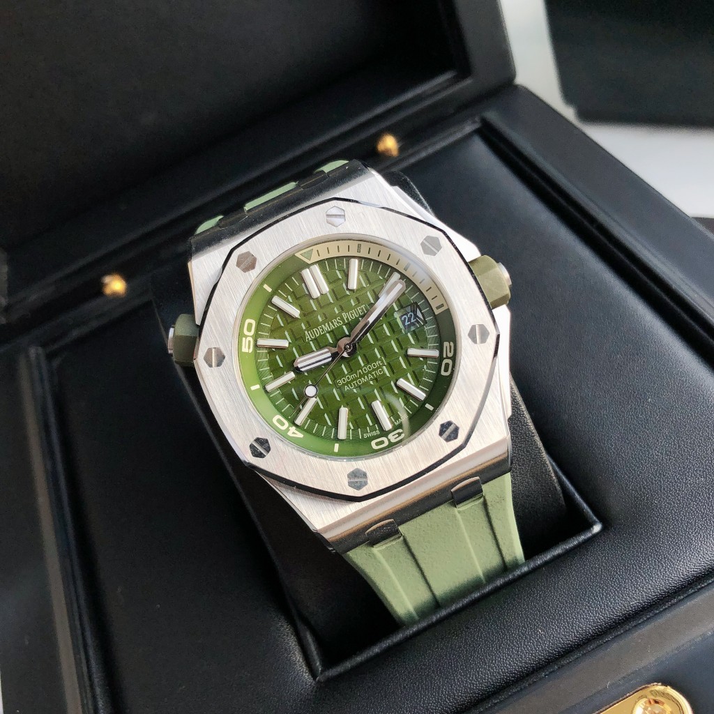 Audemars Piguet Royal Oak Offshore Luxury Watch, 42mm Stainless Steel Case, Self - Winding Movement, Olive Green Rubber Strap