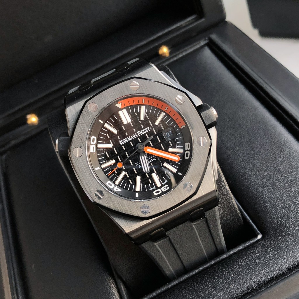 Audemars Piguet Royal Oak Offshore Luxury Watch, 42mm Black Ceramic Case, Self - Winding Movement, Black Rubber Strap