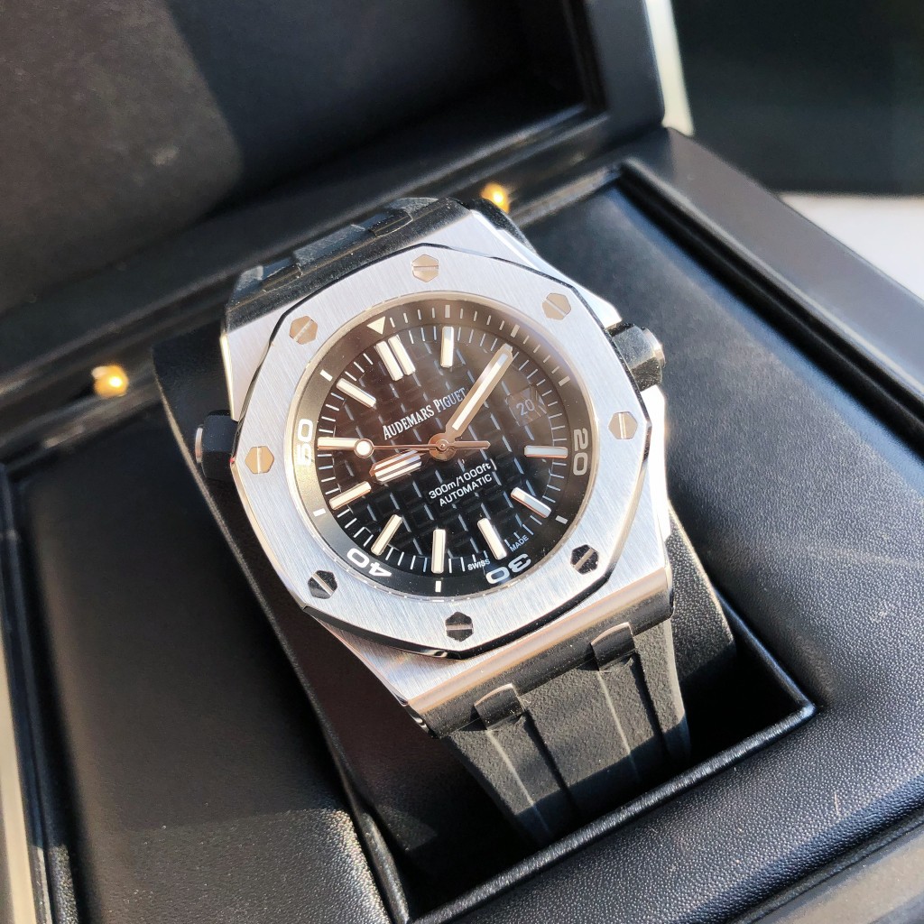 Audemars Piguet Royal Oak Offshore Luxury Watch, 42mm Stainless Steel Case, Self - Winding Movement, Black Rubber Strap