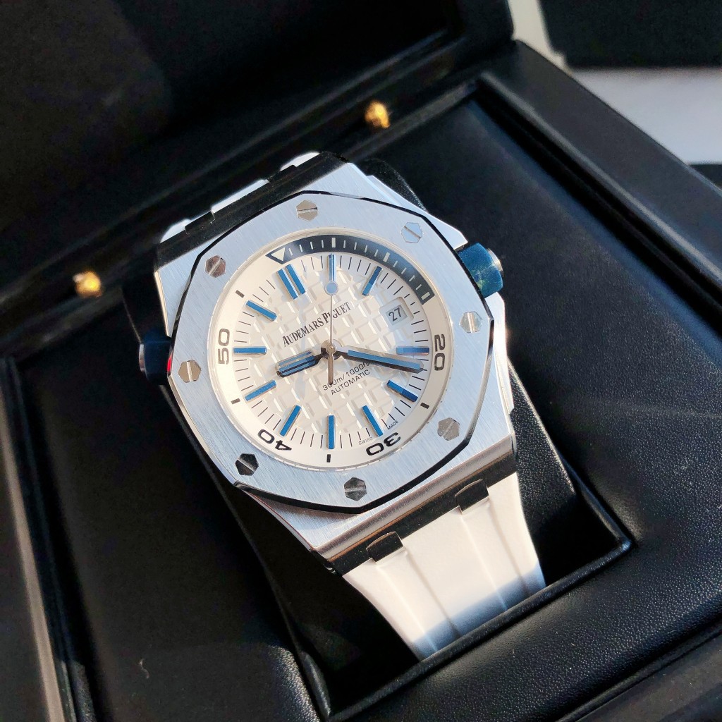 Audemars Piguet Royal Oak Offshore Luxury Watch, 42mm Stainless Steel Case, Self - Winding Movement, White Rubber Strap