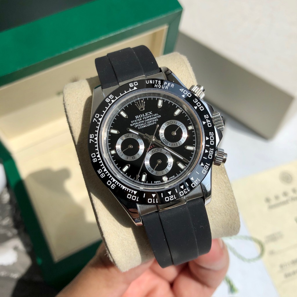 Rolex Daytona Chronograph Luxury Watch, 40mm 18K White Gold Case, Caliber 4130 Movement, Black Rubber Strap