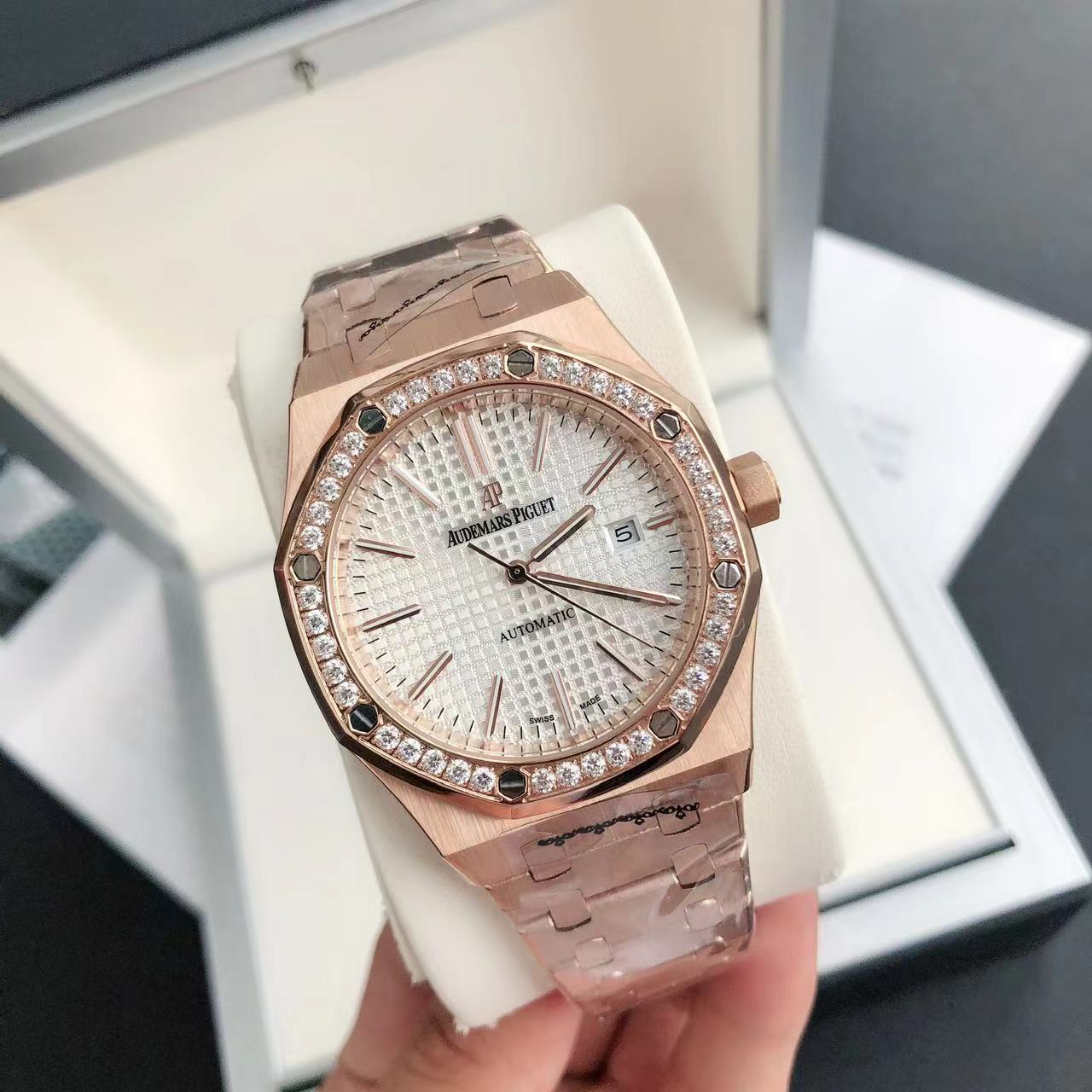 Audemars Piguet Royal Oak Diamond - Set Luxury Watch, 41mm 18K Rose Gold Case, Caliber 3120 Movement, 18K Rose Gold Bracelet