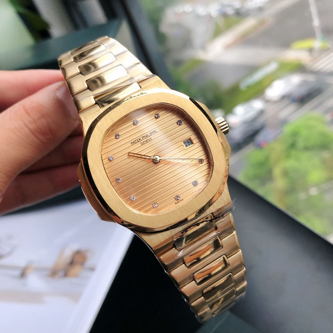 Patek Philippe Nautilus Diamond - Set Luxury Watch, 40mm 18K Yellow Gold Case, Caliber 324 SC Movement, 18K Yellow Gold Bracelet