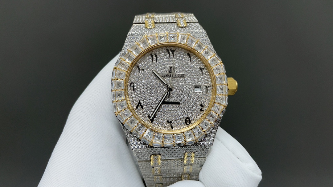 Audemars Piguet Royal Oak Luxury Watch, 40mm Two - Tone (Gold & Silver - Tone) Diamond - Set Case, Automatic Movement, Diamond - Encrusted Metal Strap
