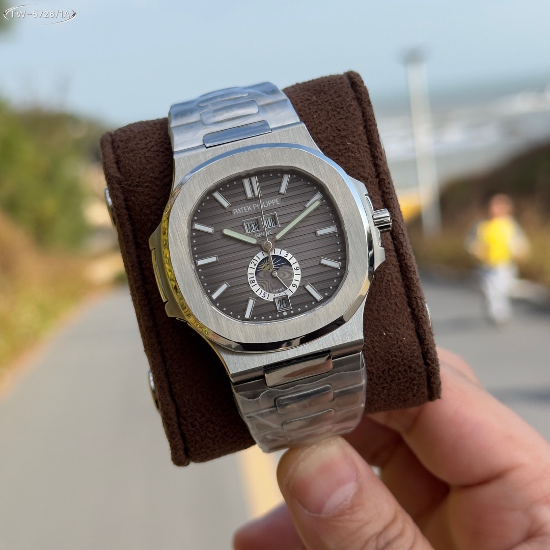 Patek Philippe Nautilus 5726/1A Grey Dial Annual Calendar Moon Phase Stainless Steel Bracelet Watch, Calibre 324 S QA LU 24 H Movement