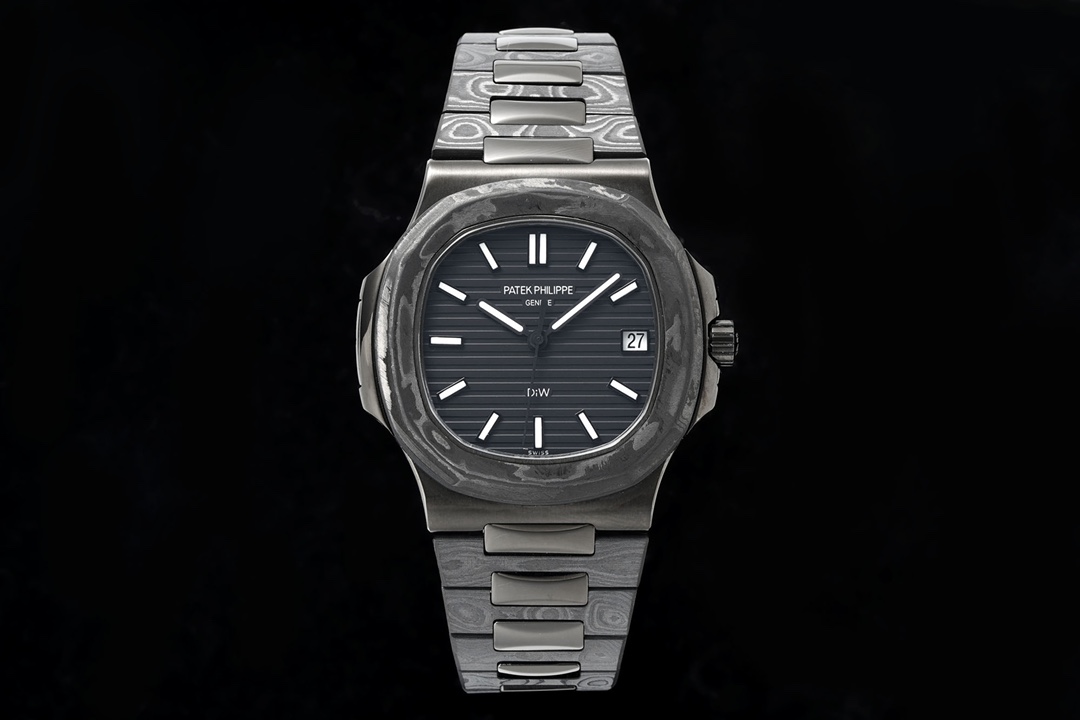 Patek Philippe Nautilus 40mm Carbon - Case Watch, Calibre 324 SC