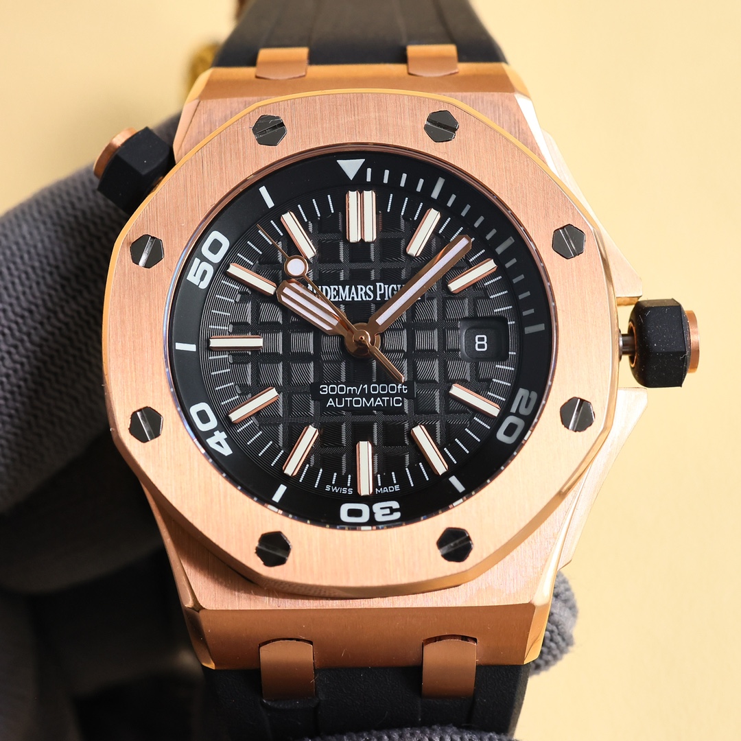 Audemars Piguet Royal Oak Offshore Diver Watch (18K Rose Gold Case, Black Rubber Strap)