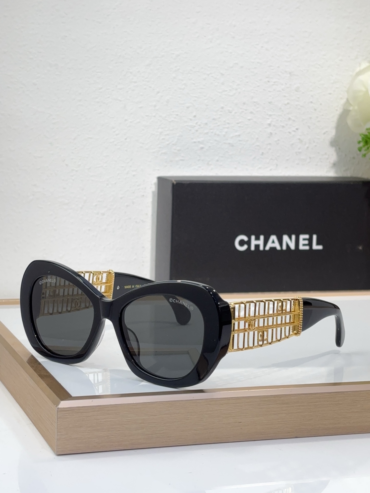 Chanel Oval Sunglasses with Gold Open - Work CC Accents (Model: CH5530)