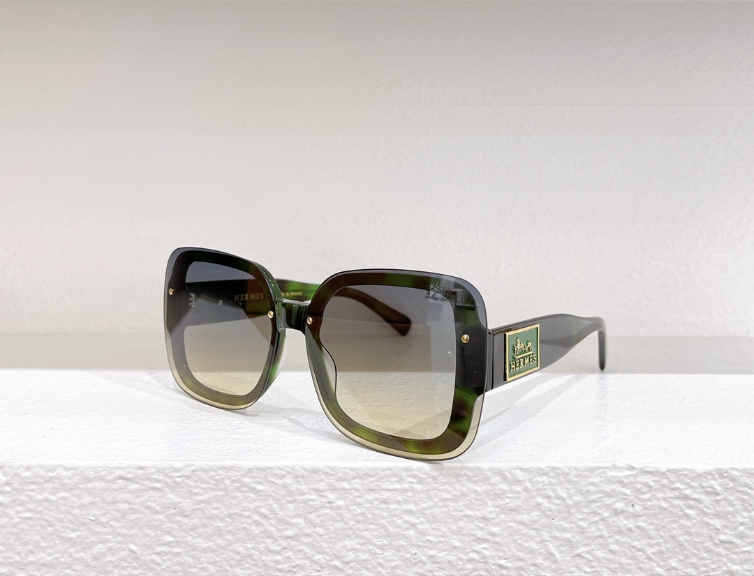 Hermès Green - Gradient Acetate Square Sunglasses (Model: HER003S)