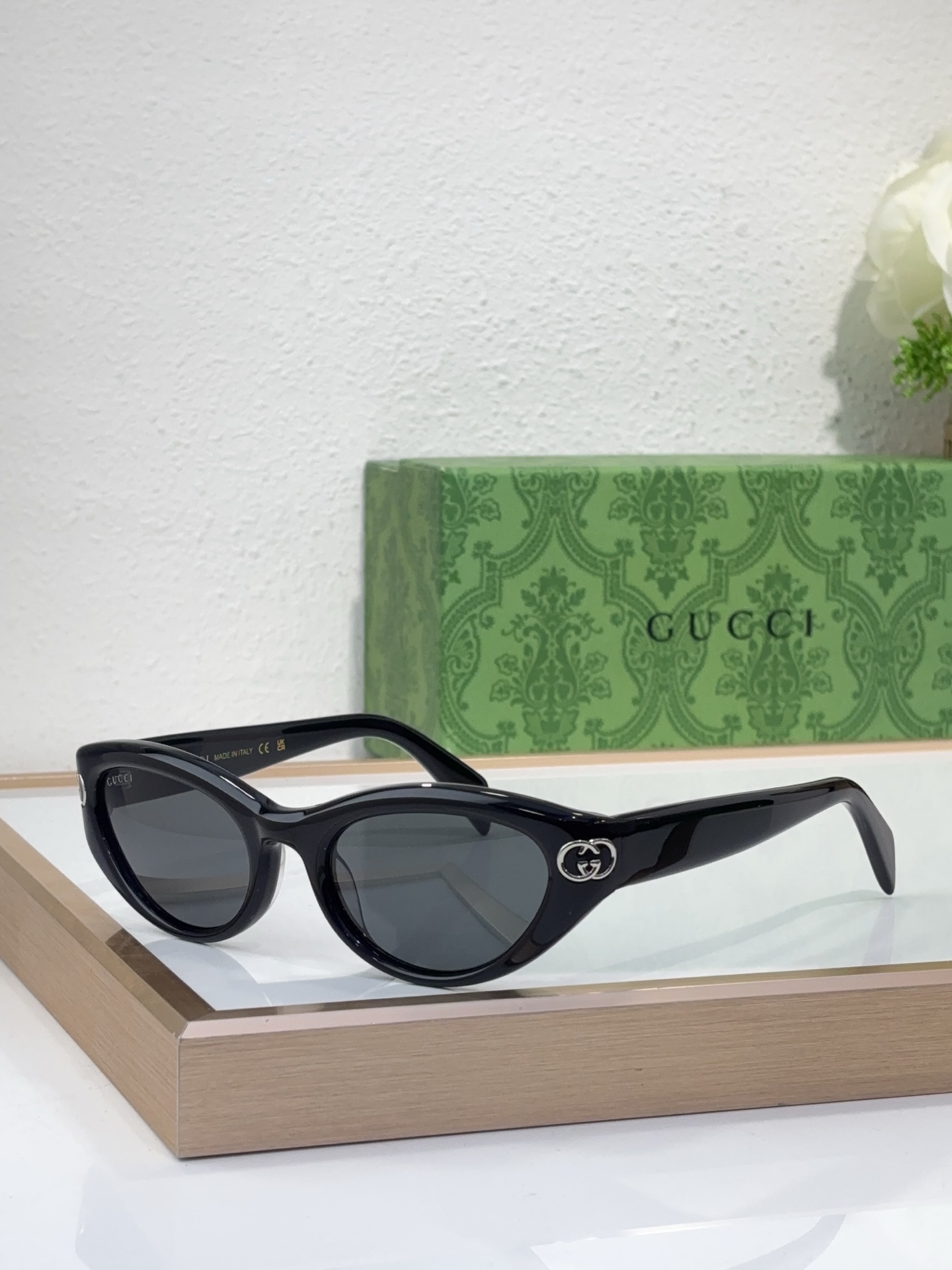 Gucci Black Acetate Cat - Eye Sunglasses (Model: GG0880S)