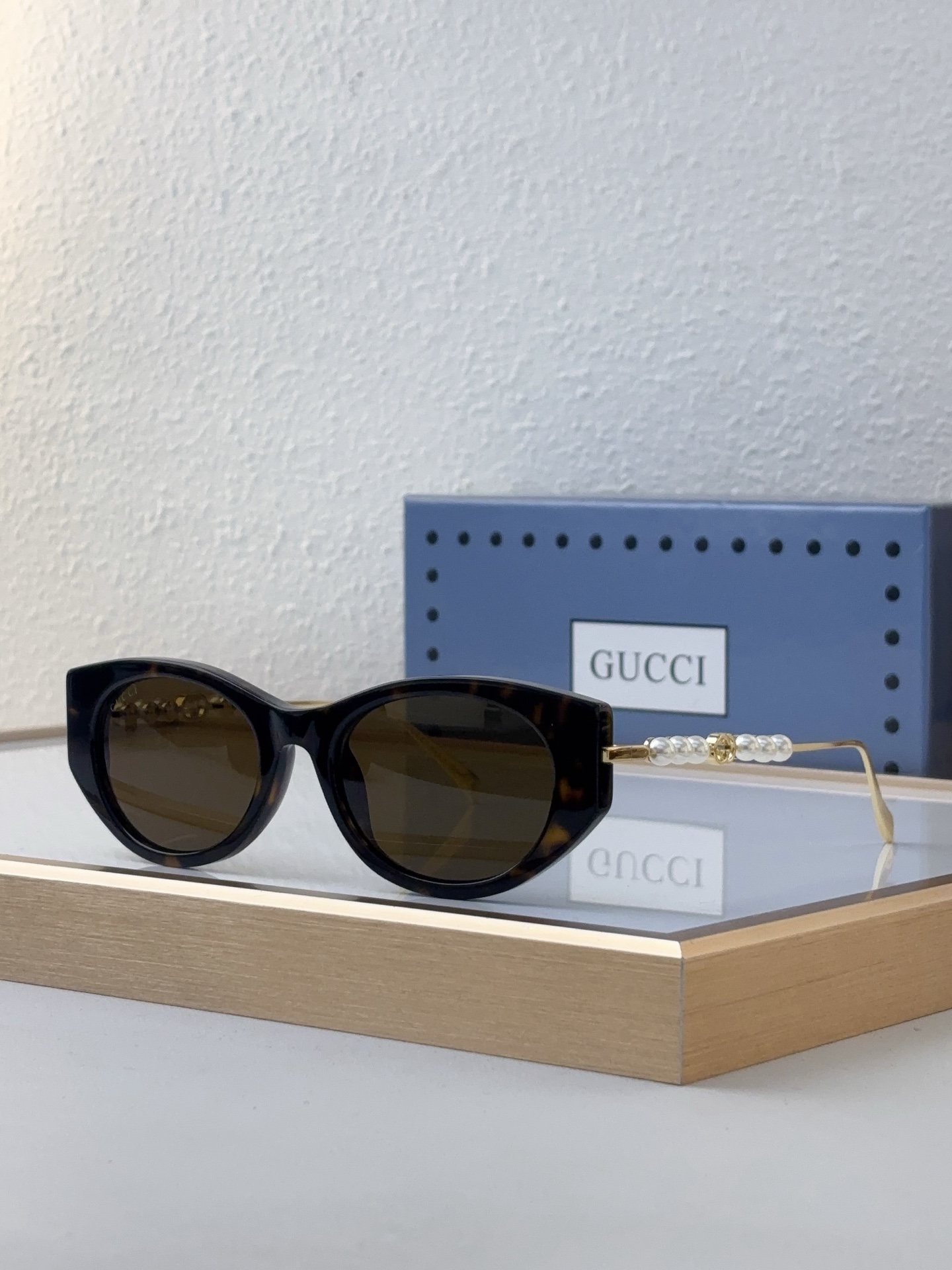 Gucci Tortoise - Effect Acetate Cat - Eye Sunglasses with Pearl & Gold - Tone Temples (Model: GG1358S)