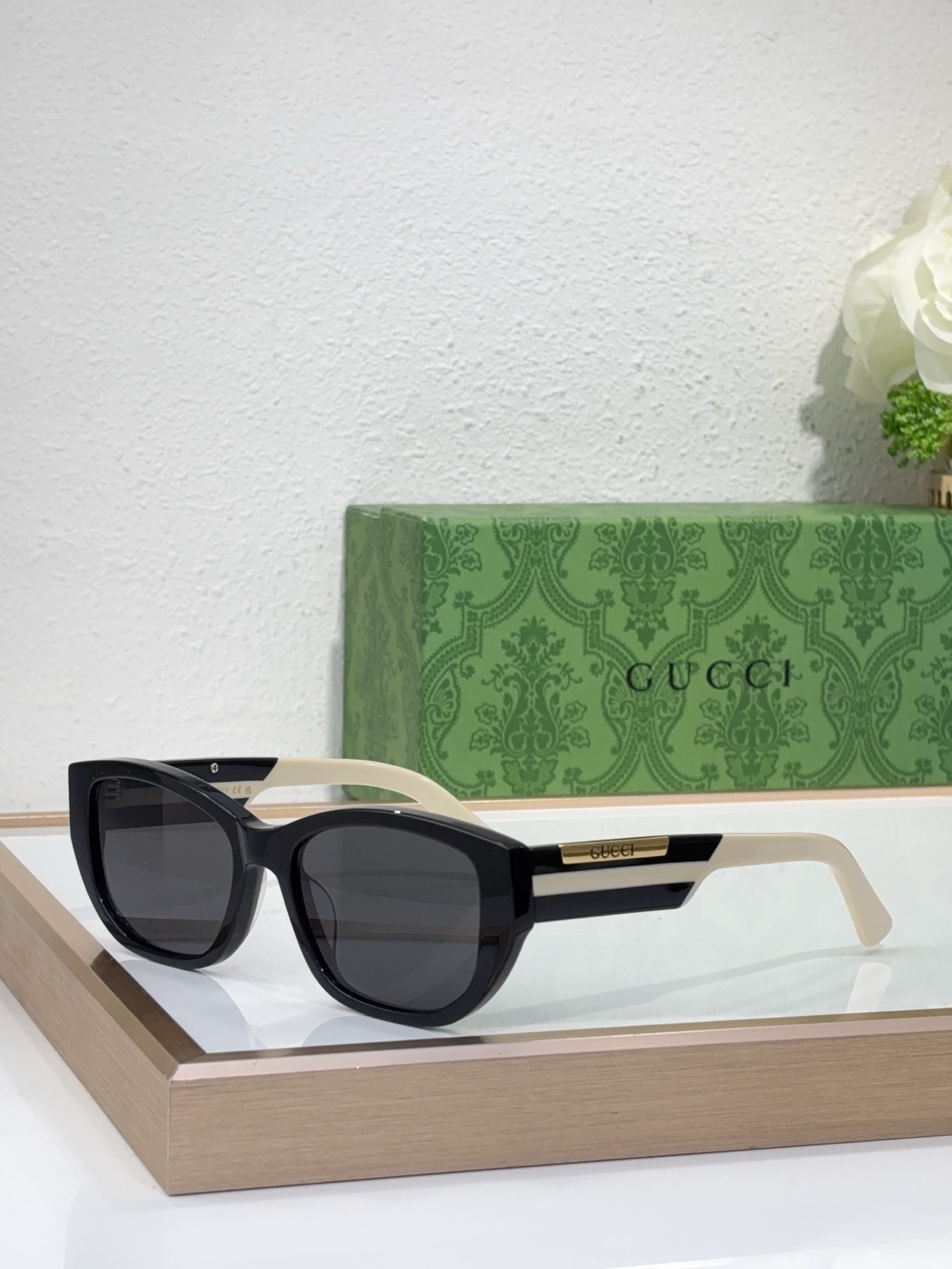 Gucci Cat - Eye Black Acetate Sunglasses with Red - Black Stripe Temples & Brown Lenses - GG1290S